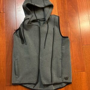 New balance, gray vest